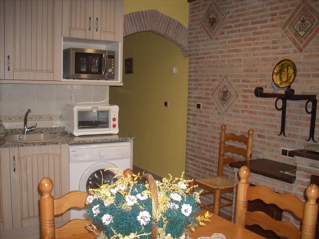 Apartamentos Turisticos El Refugio Мора-де-Рубьелос Номер фото