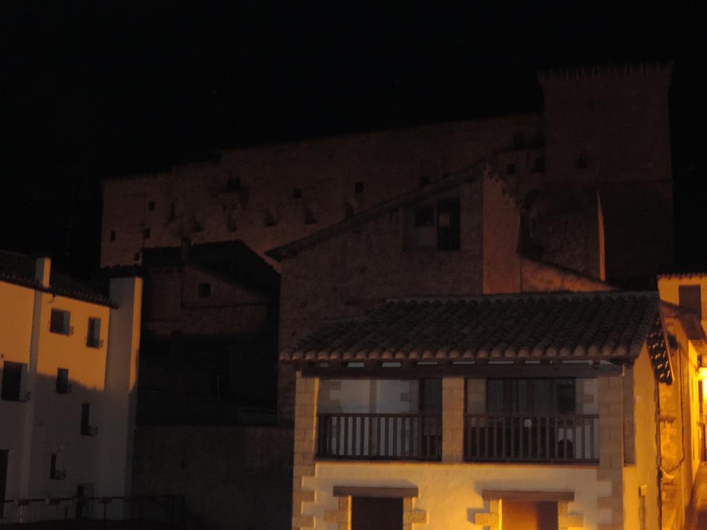 Apartamentos Turisticos El Refugio Мора-де-Рубьелос Экстерьер фото