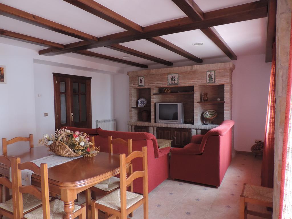 Apartamentos Turisticos El Refugio Мора-де-Рубьелос Номер фото
